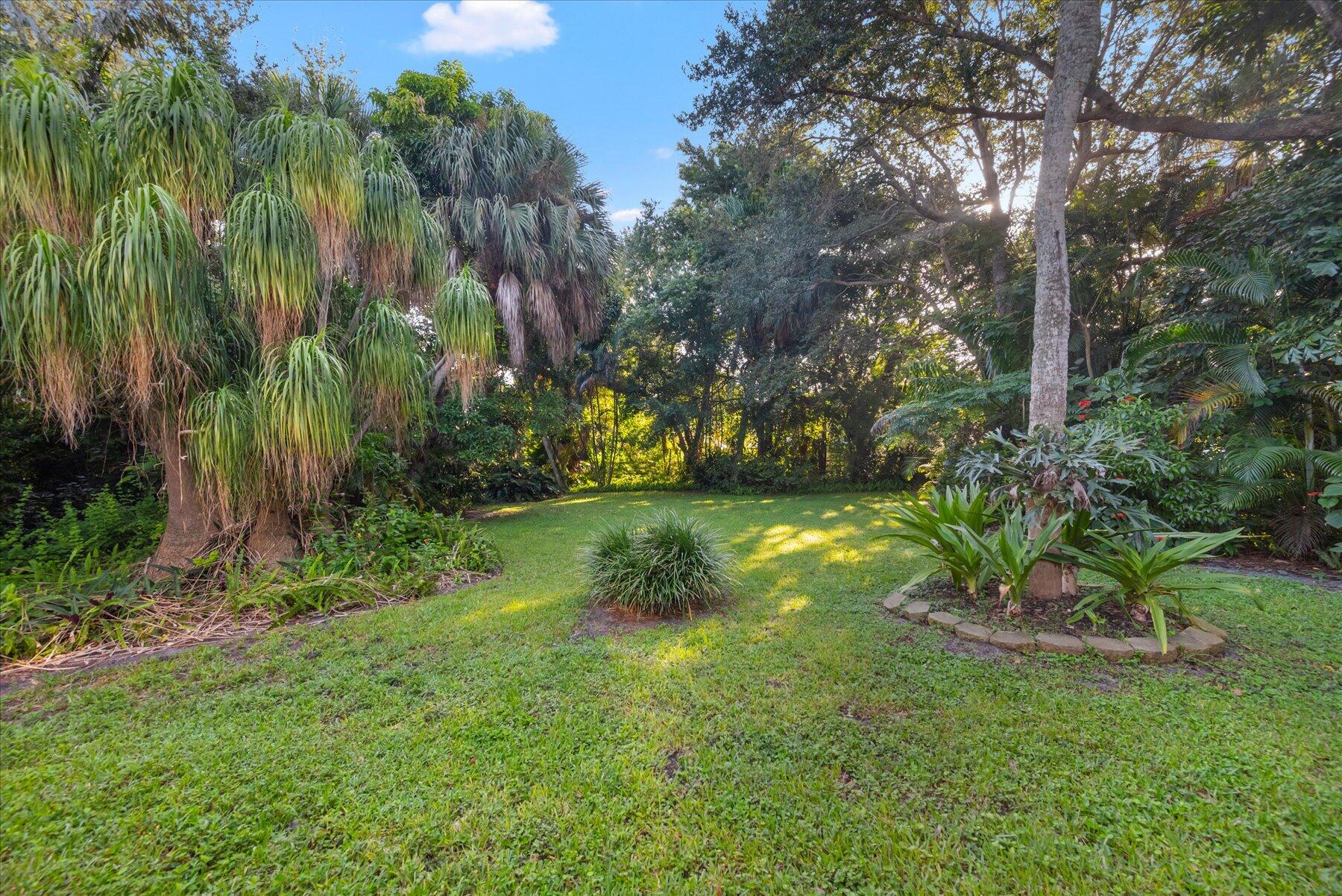 24/22 Via Lucindia Drive