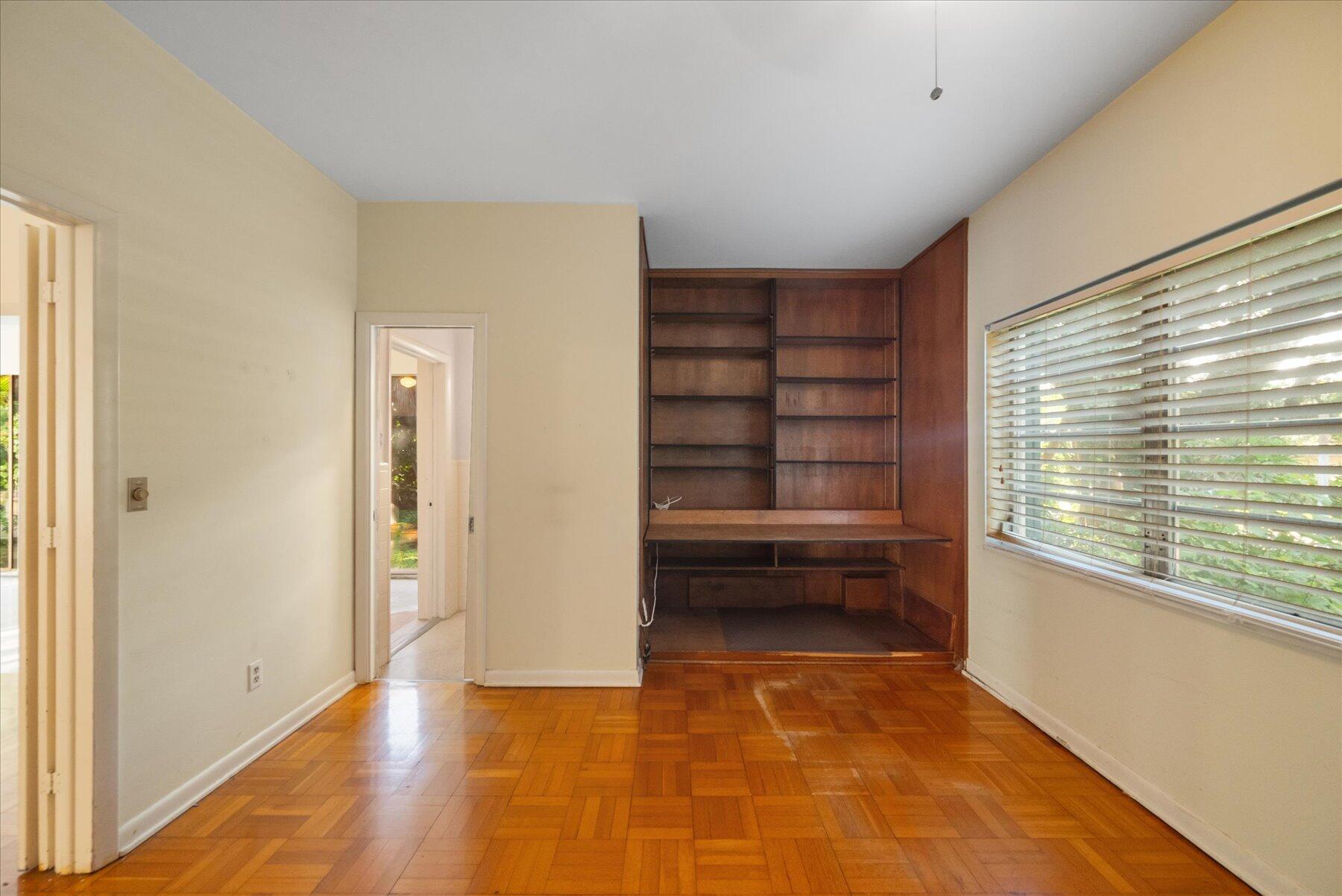 24/22 Via Lucindia Drive
