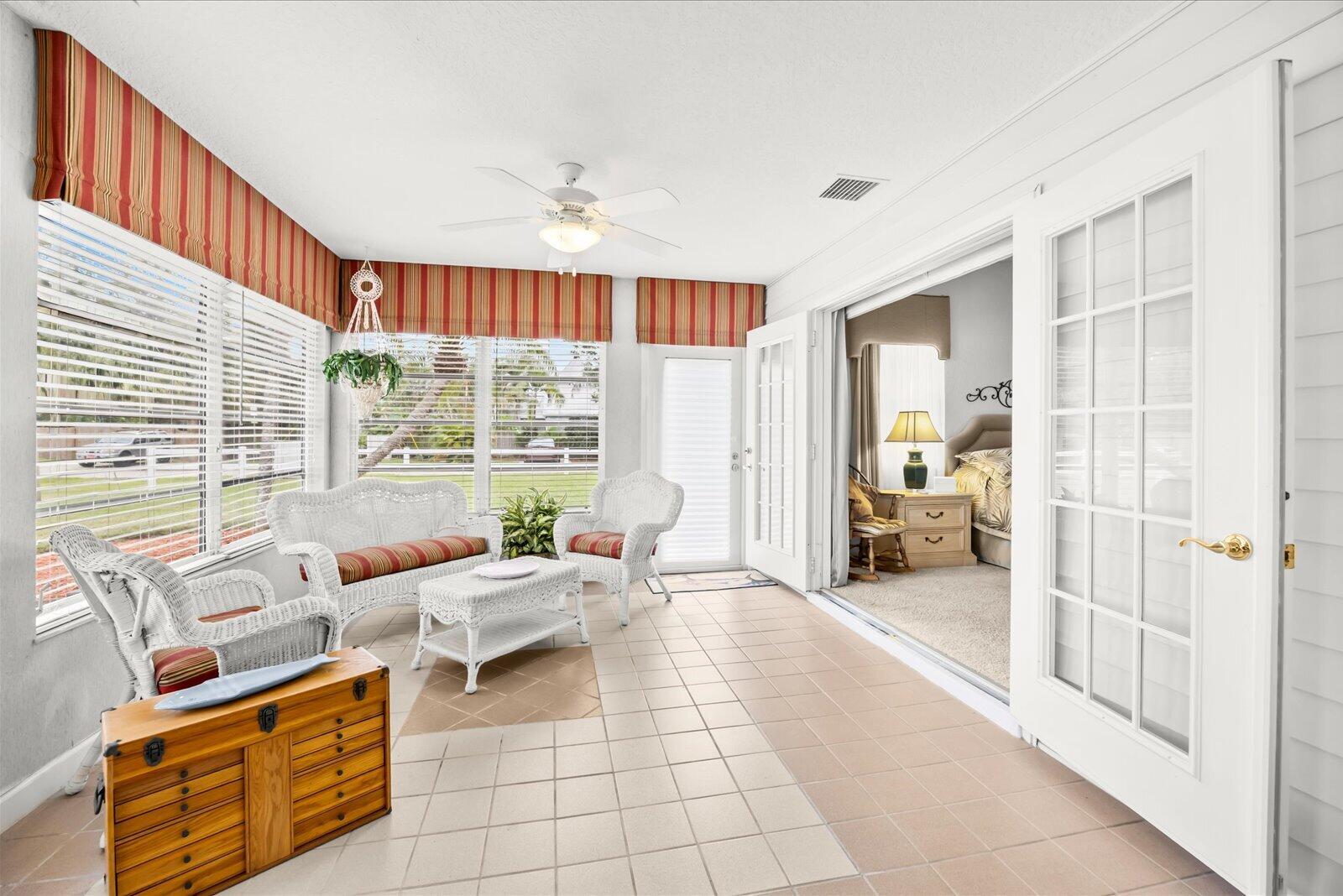 2375 NW Cove View