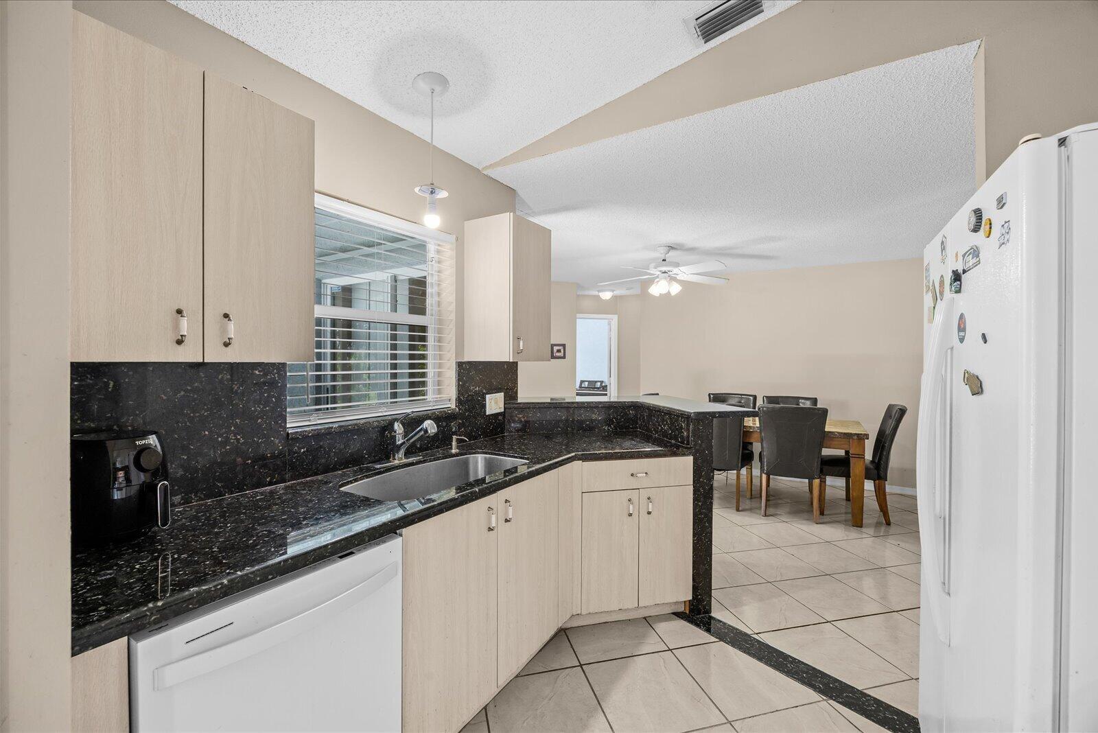 256 SW CHRISTMAS Terrace, Port St. Lucie