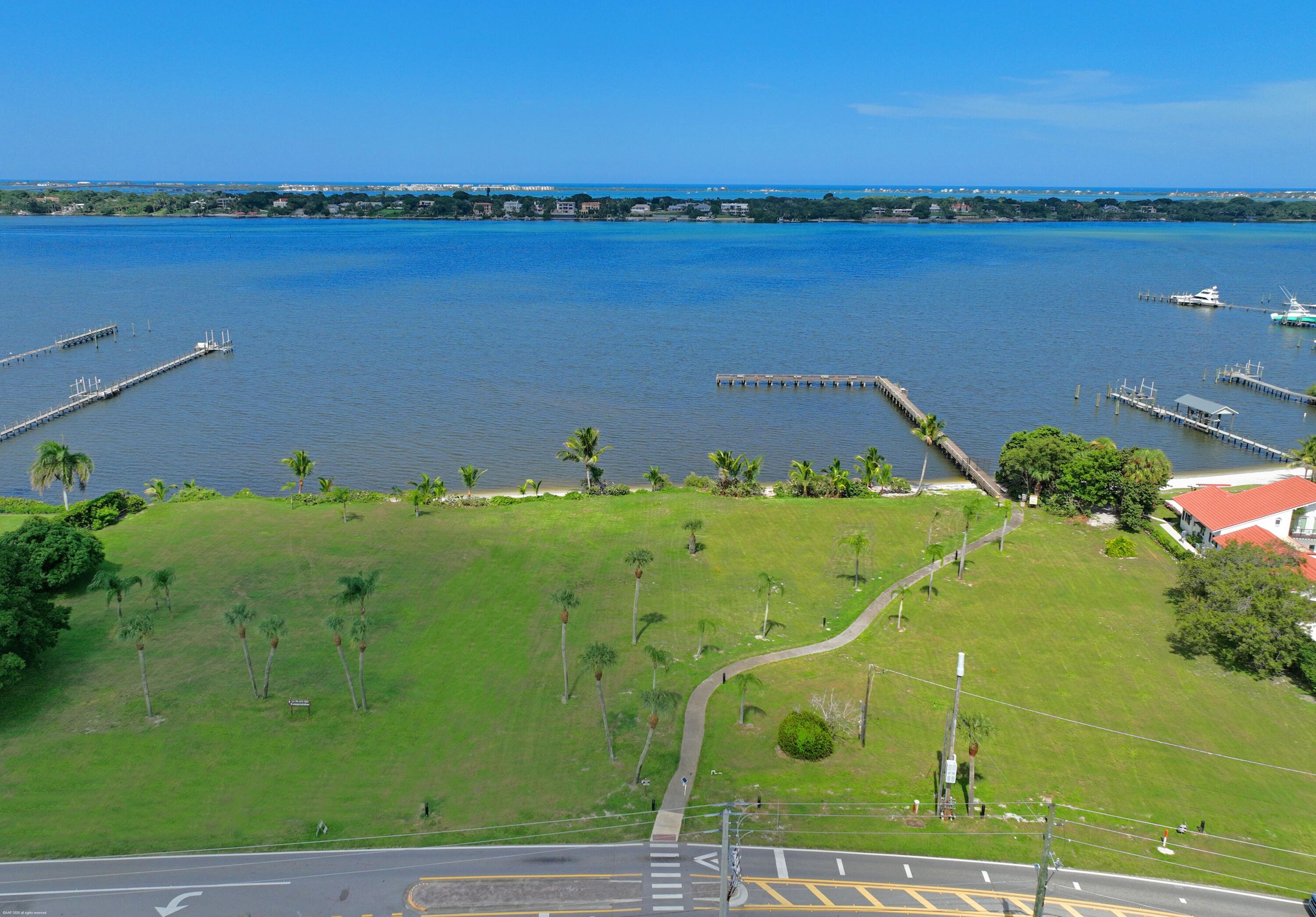 1800 SE SAINT LUCIE Boulevard 6-201