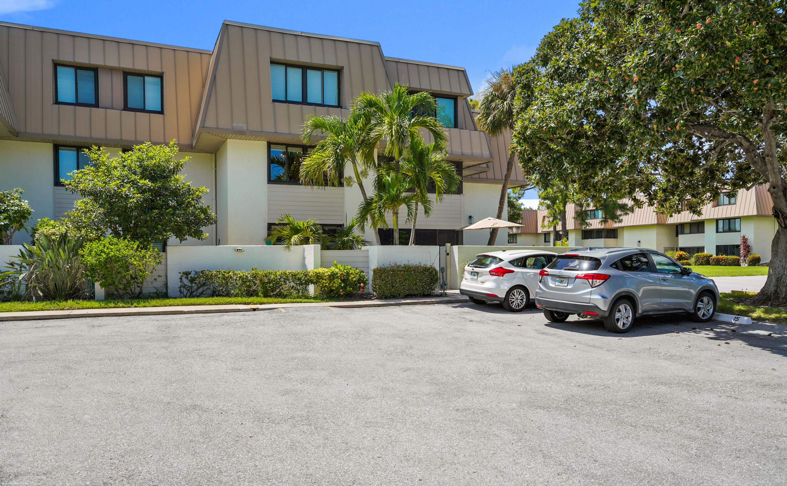 1800 SE SAINT LUCIE Boulevard 6-201