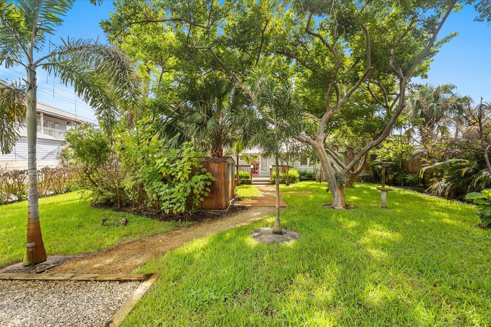 4360 NE INDIAN RIVER Drive