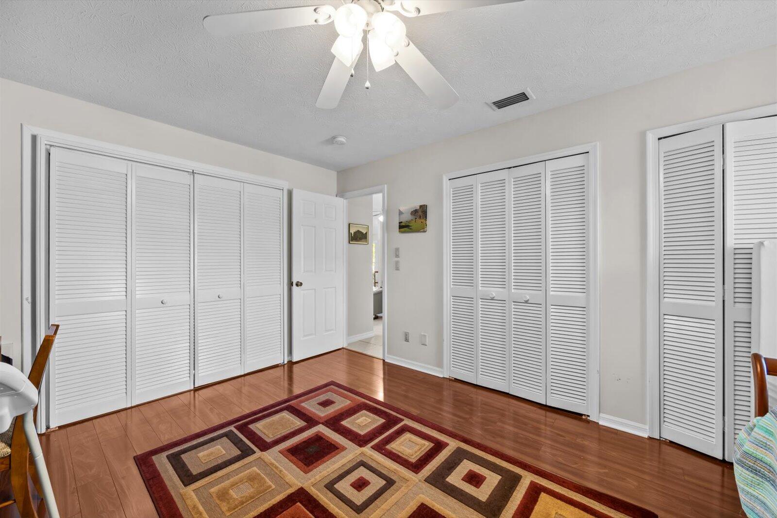 571 NE TOWN Terrace