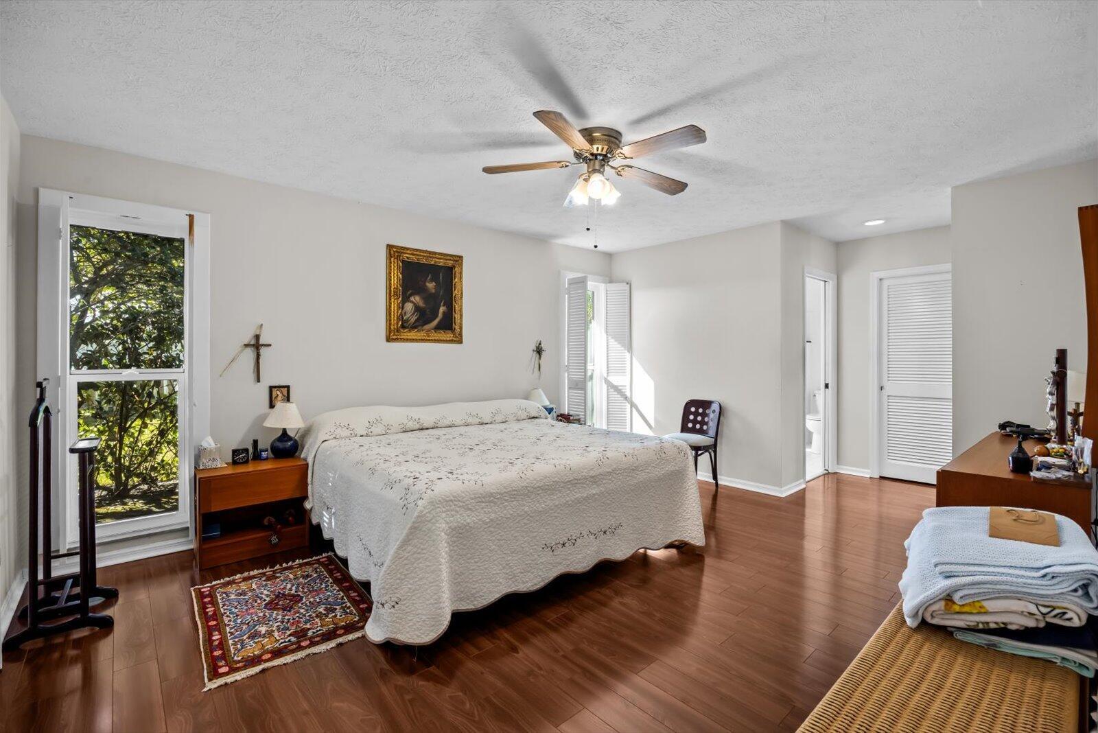 571 NE TOWN Terrace