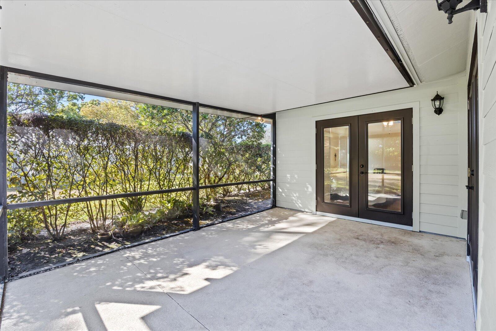 571 NE TOWN Terrace
