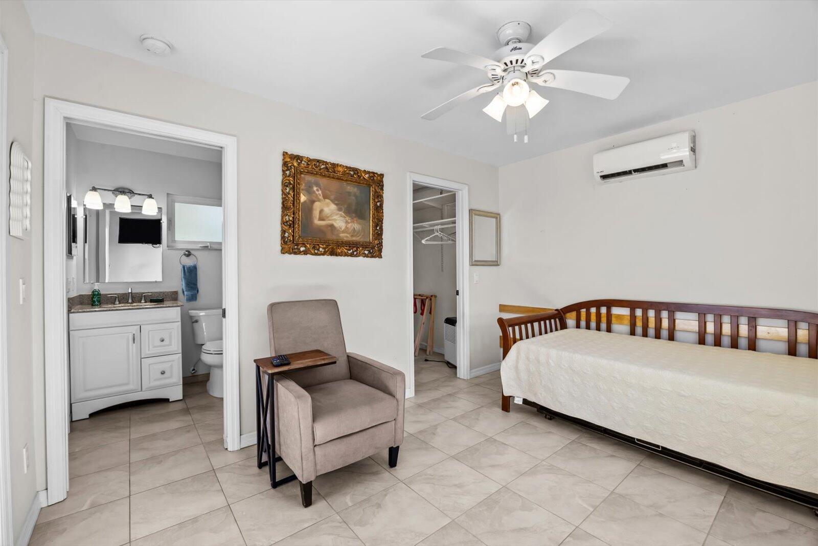 571 NE TOWN Terrace