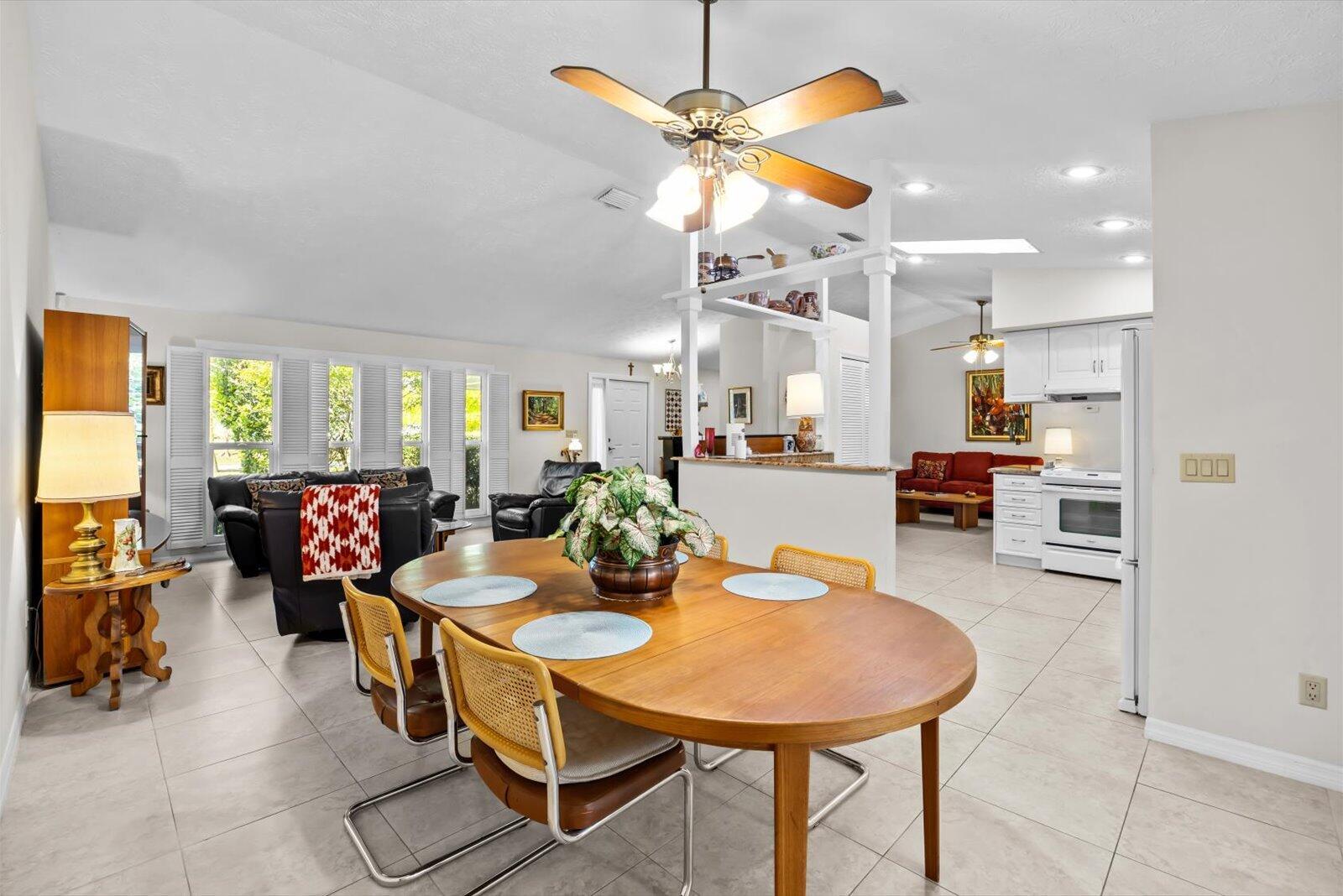 571 NE TOWN Terrace