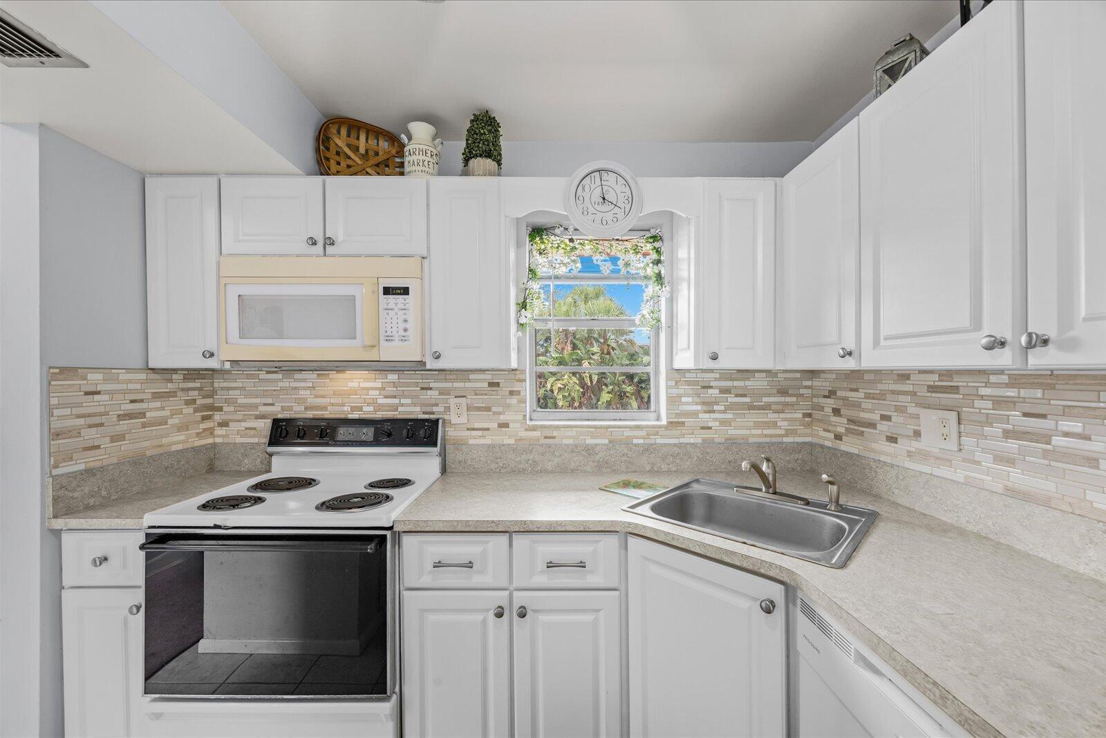 1909 SW PALM CITY Road H