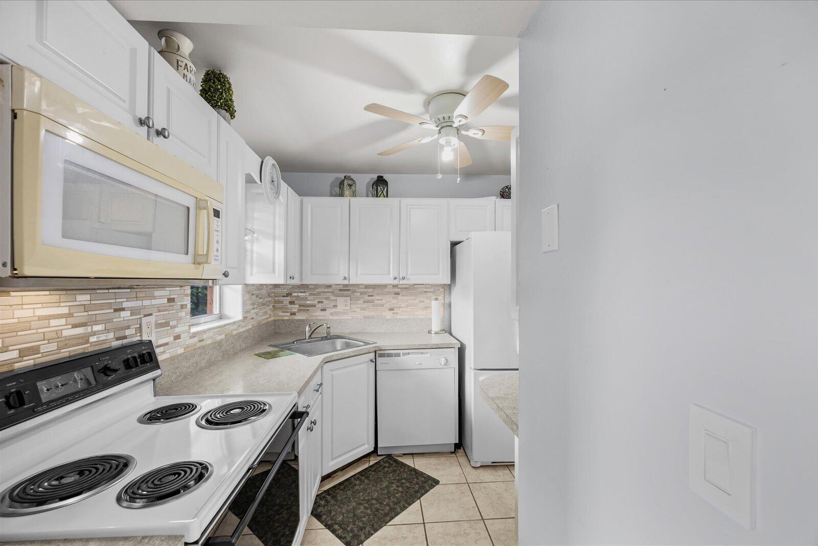 1909 SW PALM CITY Road H