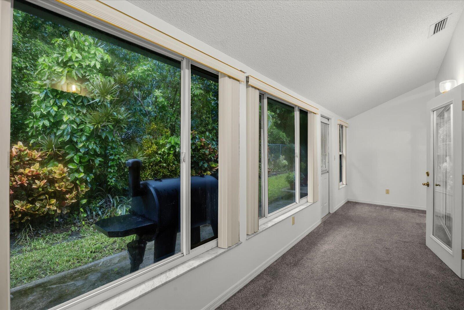 663 NE WAX MYRTLE Way