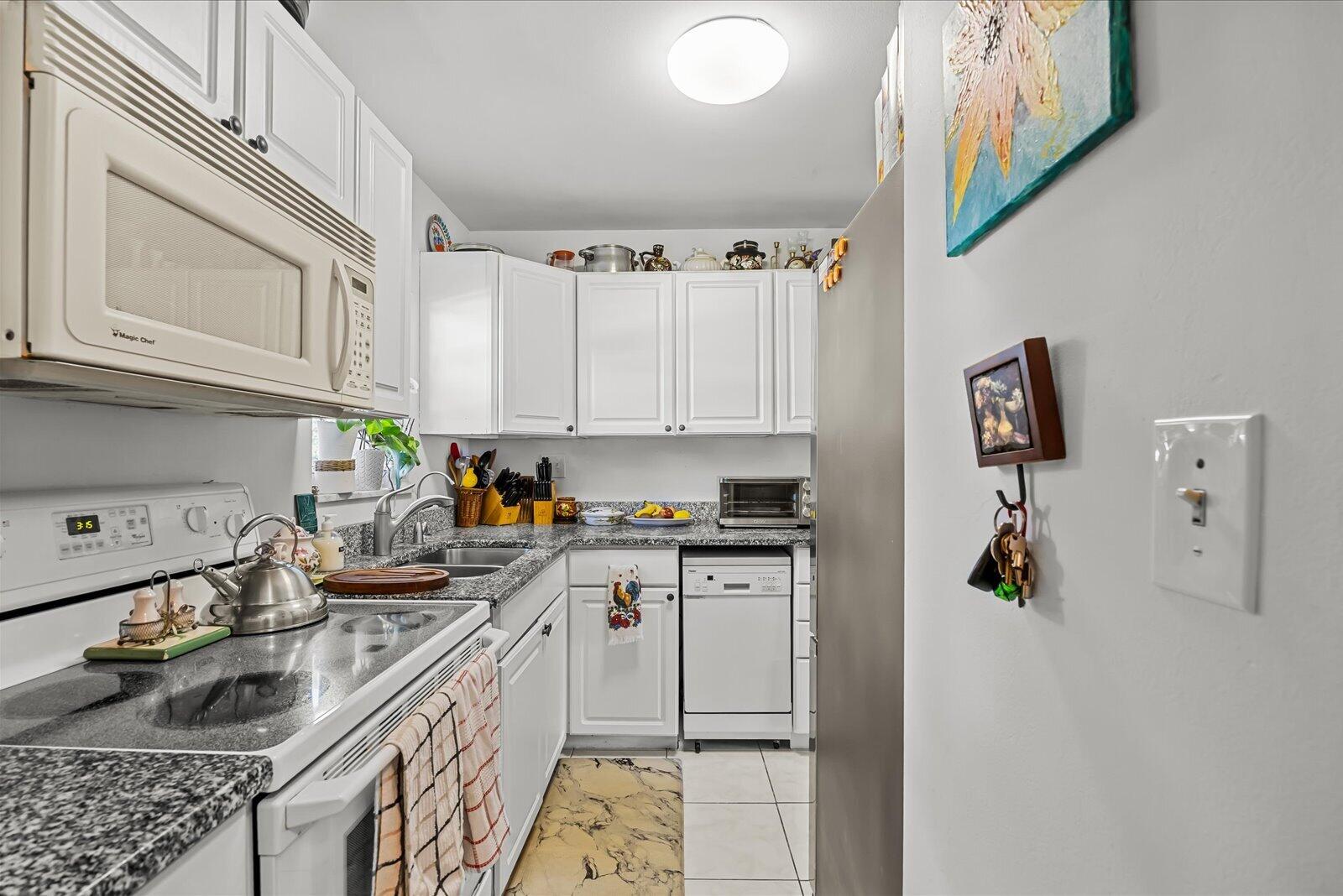 1943 SW PALM CITY Road D