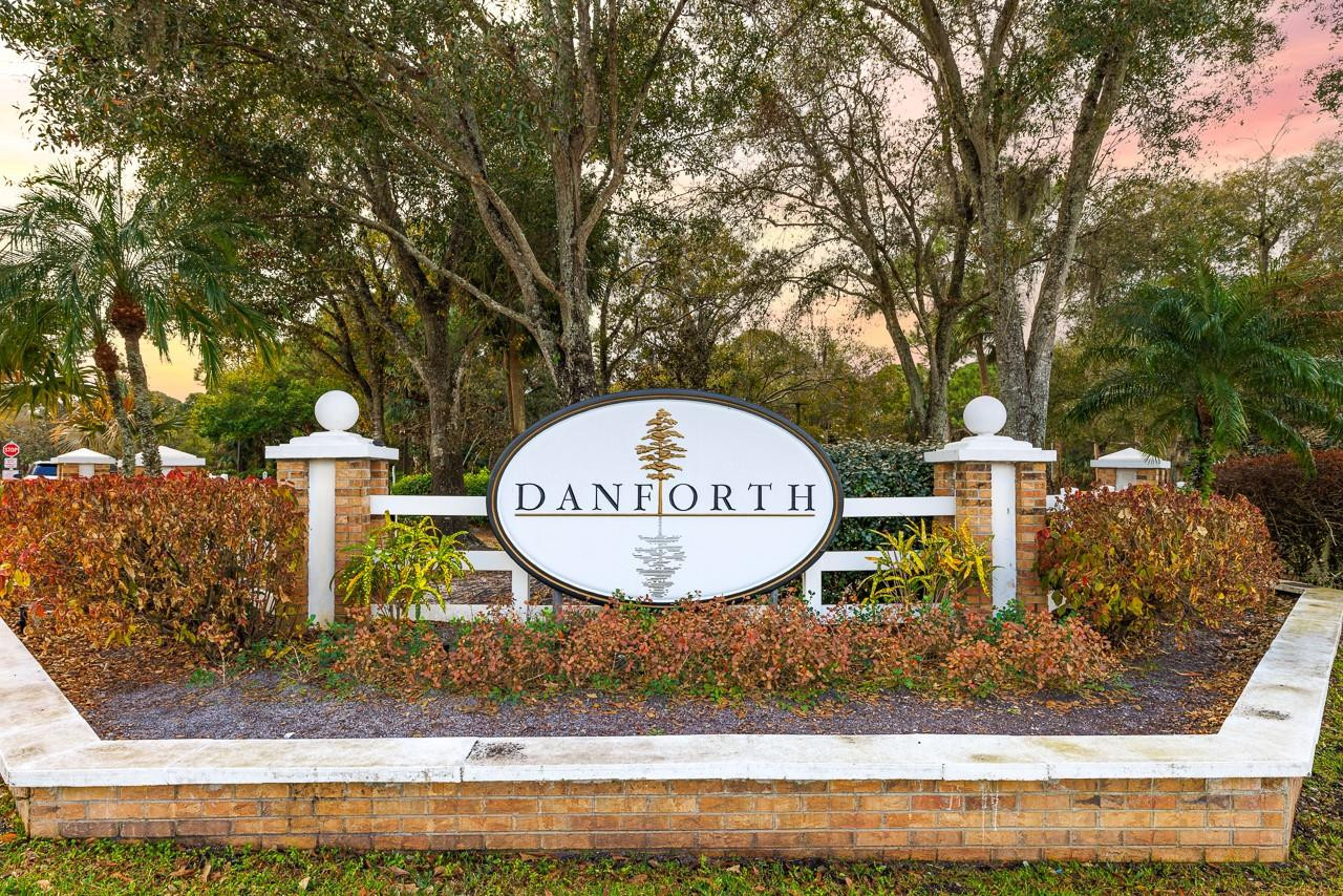 2303 SW Danforth Circle