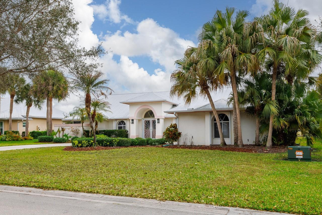 2303 SW Danforth Circle