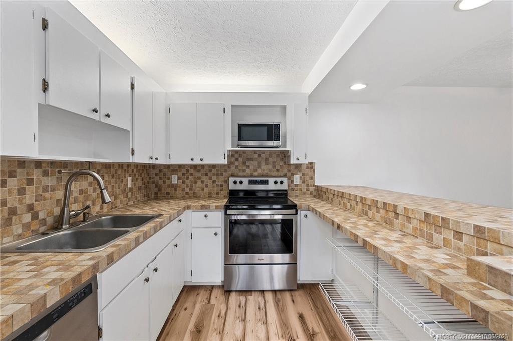 762 NW 10th Terrace