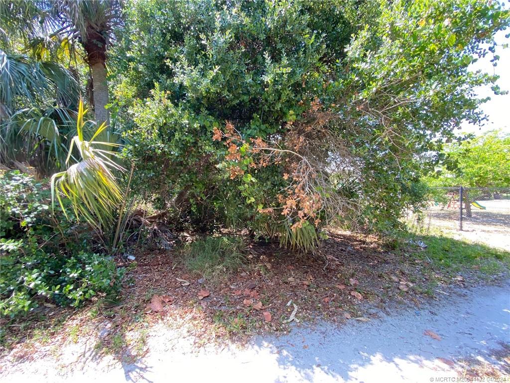 1000 NE County Line Road