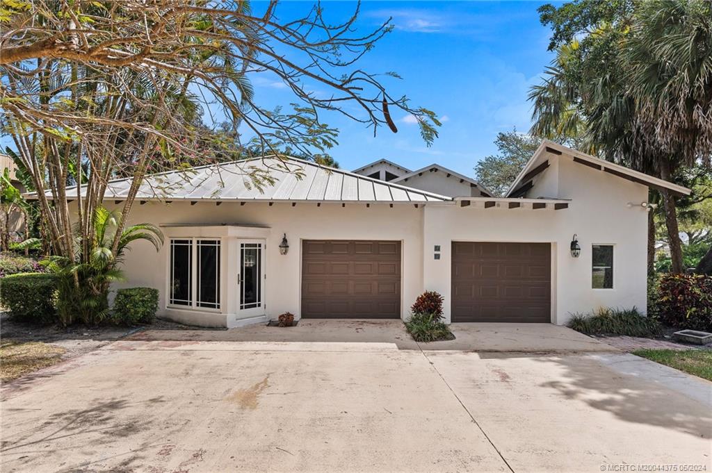 12 Oakwood Drive