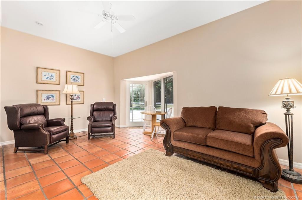 12 Oakwood Drive