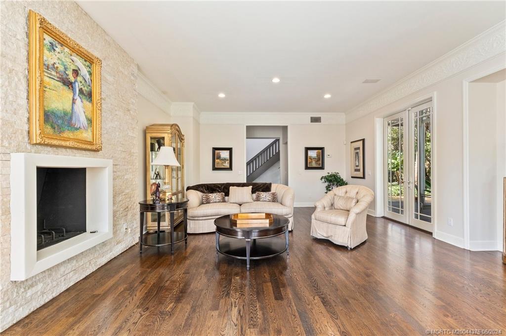 12 Oakwood Drive