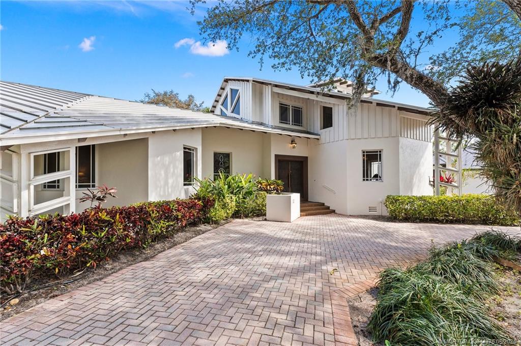 12 Oakwood Drive