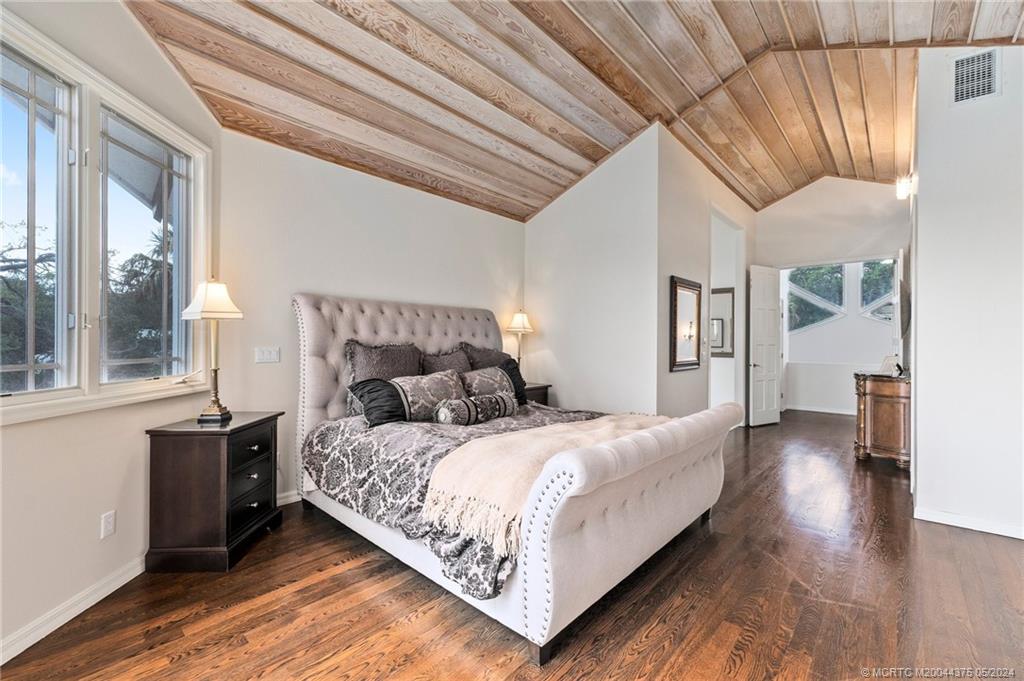 12 Oakwood Drive