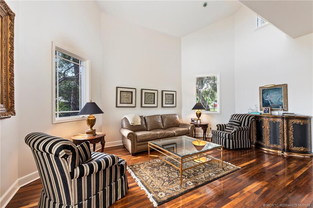 12 Oakwood Drive