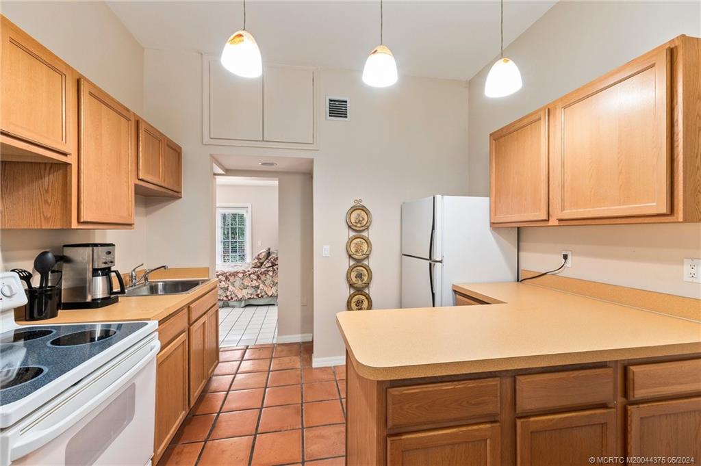 12 Oakwood Drive