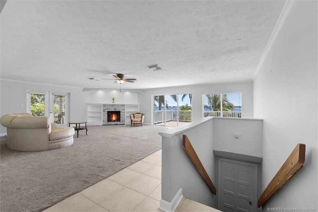 850 NE Ixora Drive