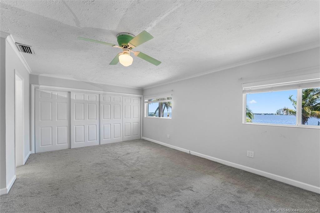 850 NE Ixora Drive