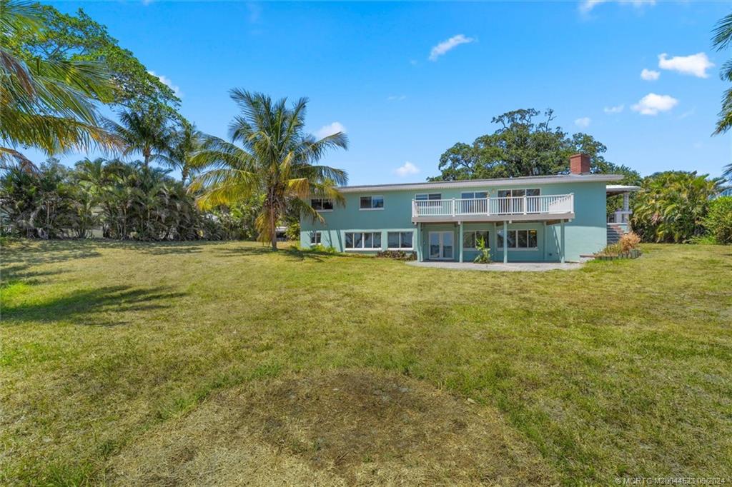 850 NE Ixora Drive