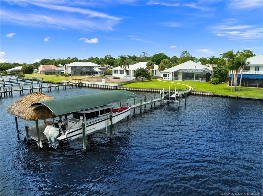 1002 SE Kitching Cove Lane