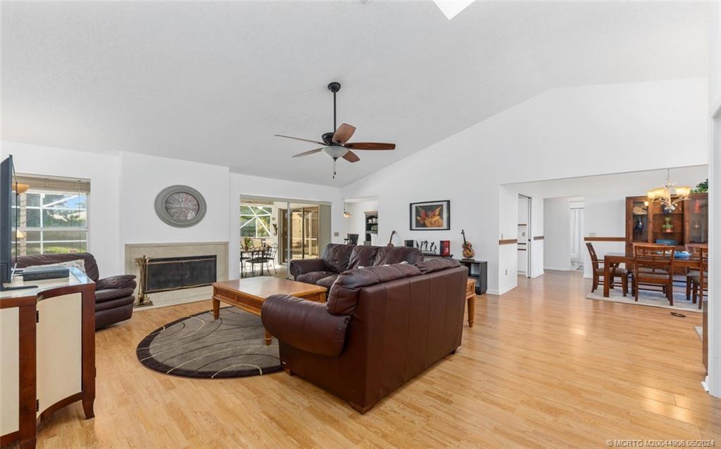 2654 SE Ibis Avenue