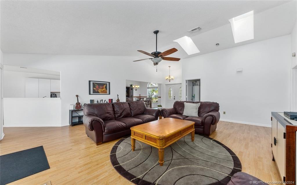 2654 SE Ibis Avenue