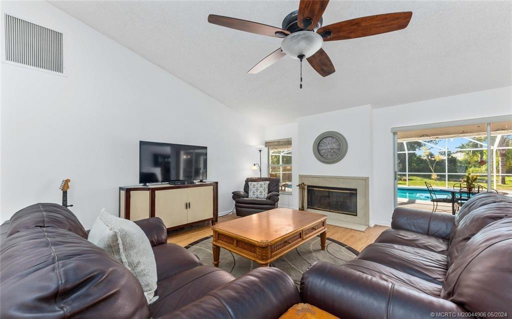 2654 SE Ibis Avenue