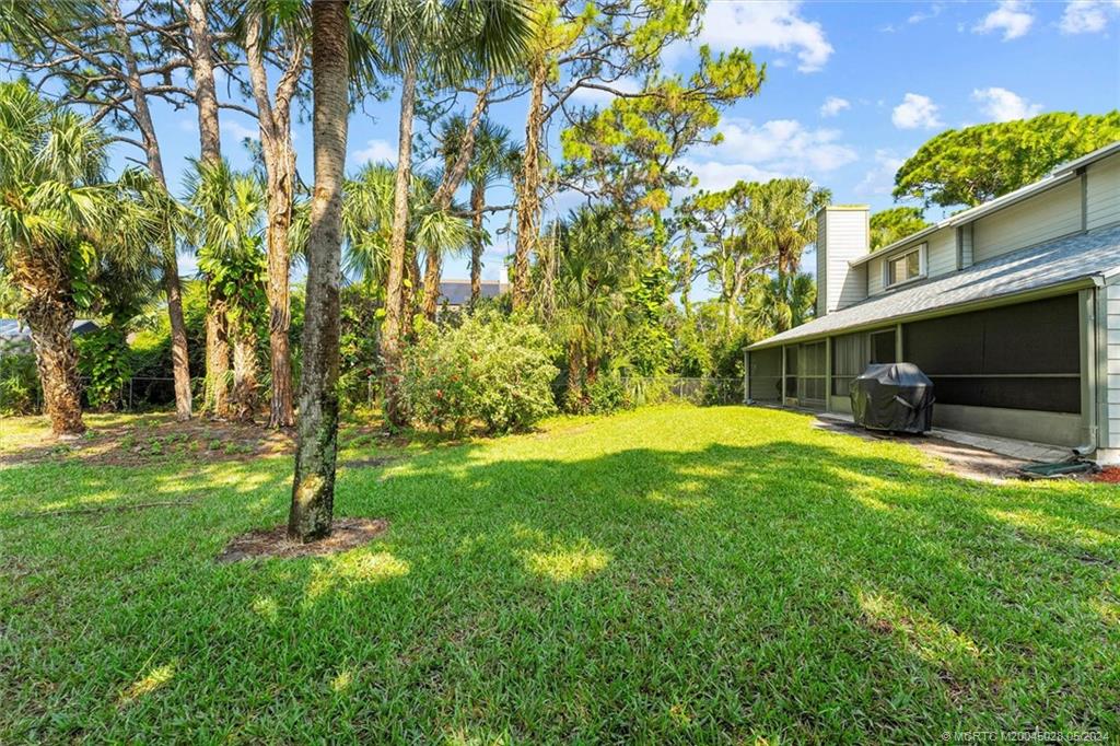 616 NE Wax Myrtle Way