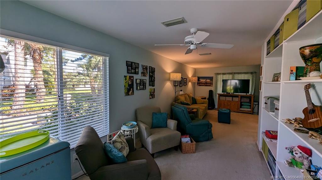 616 NE Wax Myrtle Way
