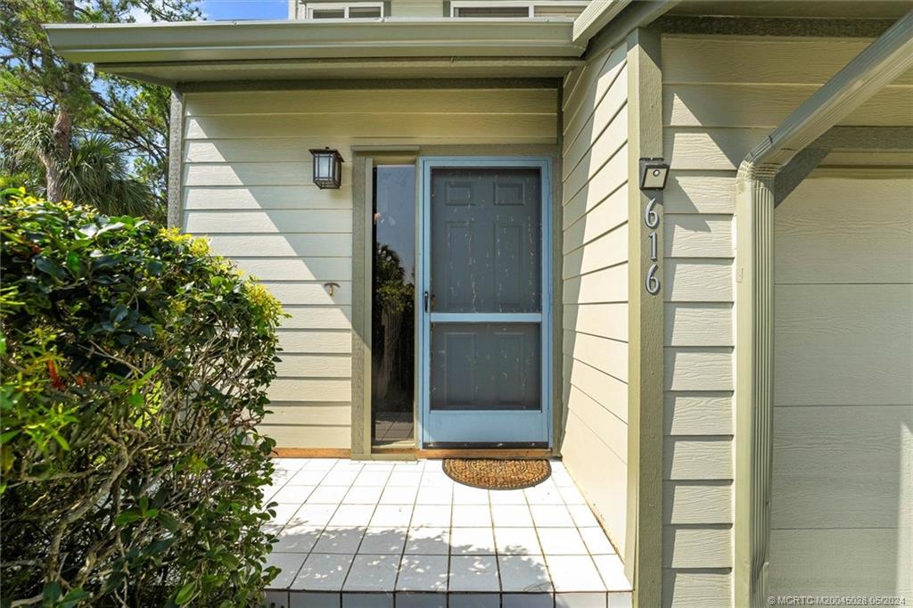 616 NE Wax Myrtle Way