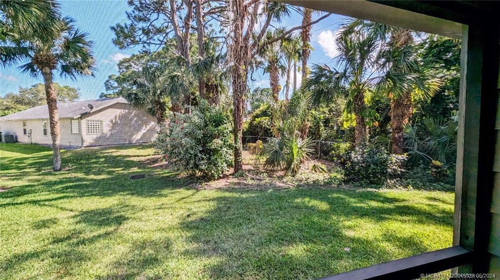616 NE Wax Myrtle Way