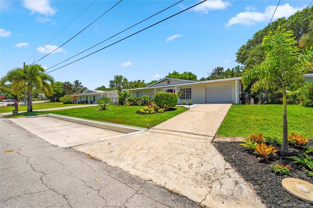 4106 NE Hyline Drive