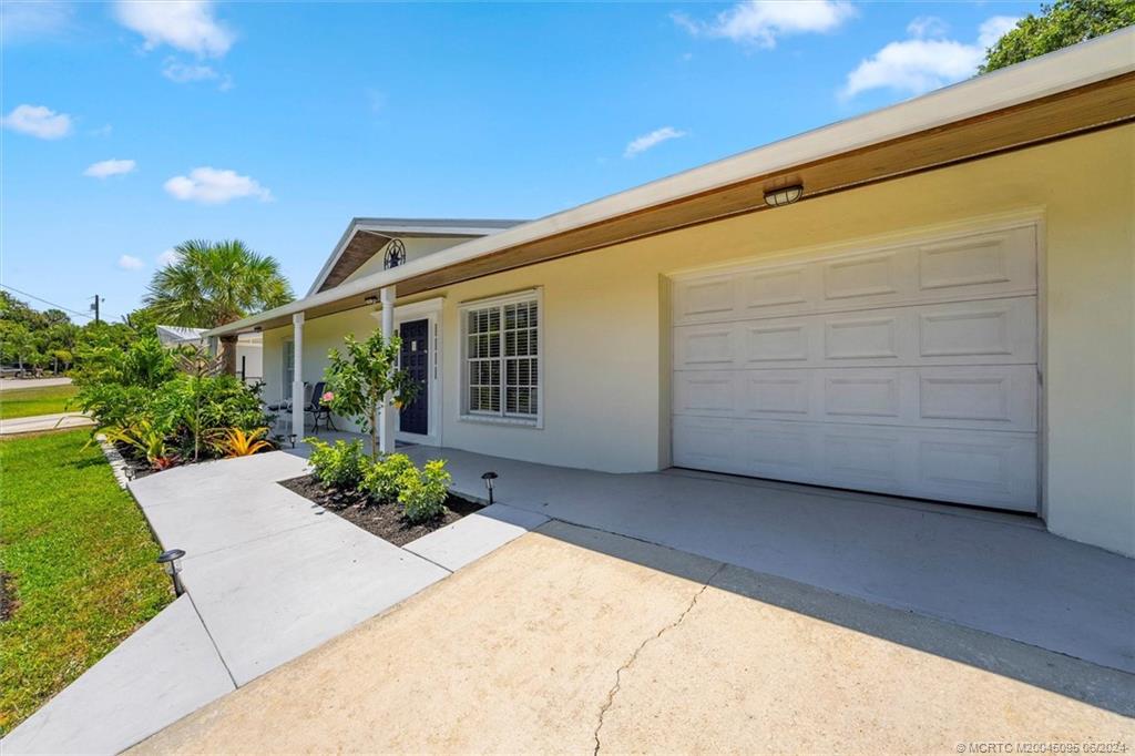 4106 NE Hyline Drive