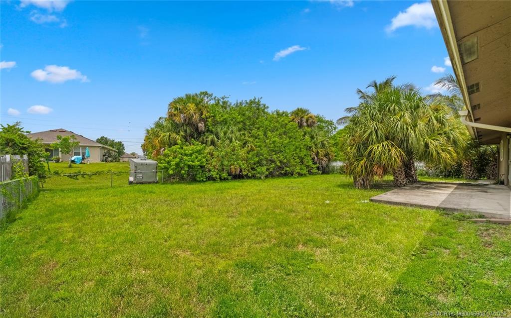 2374 SW Woodridge Street