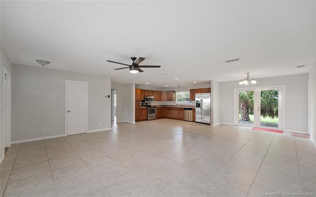 2374 SW Woodridge Street