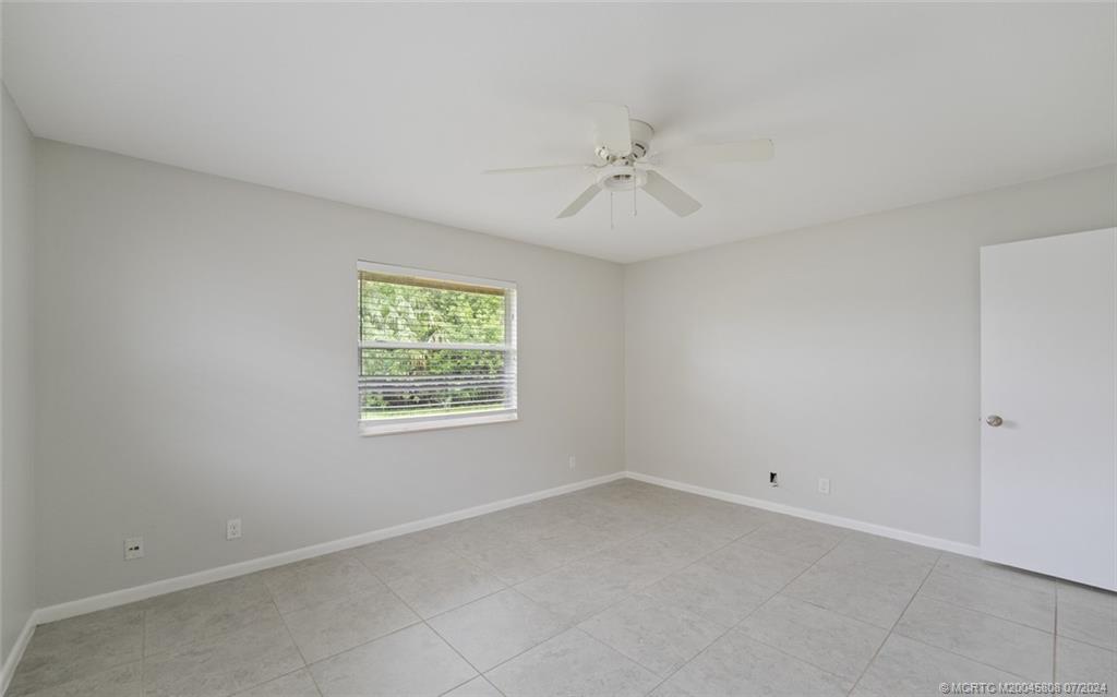 2374 SW Woodridge Street