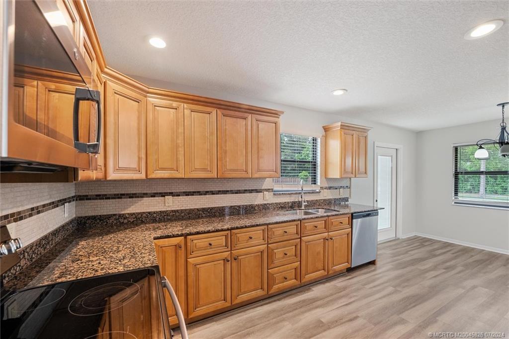 1461 SW Vizcaya Circle