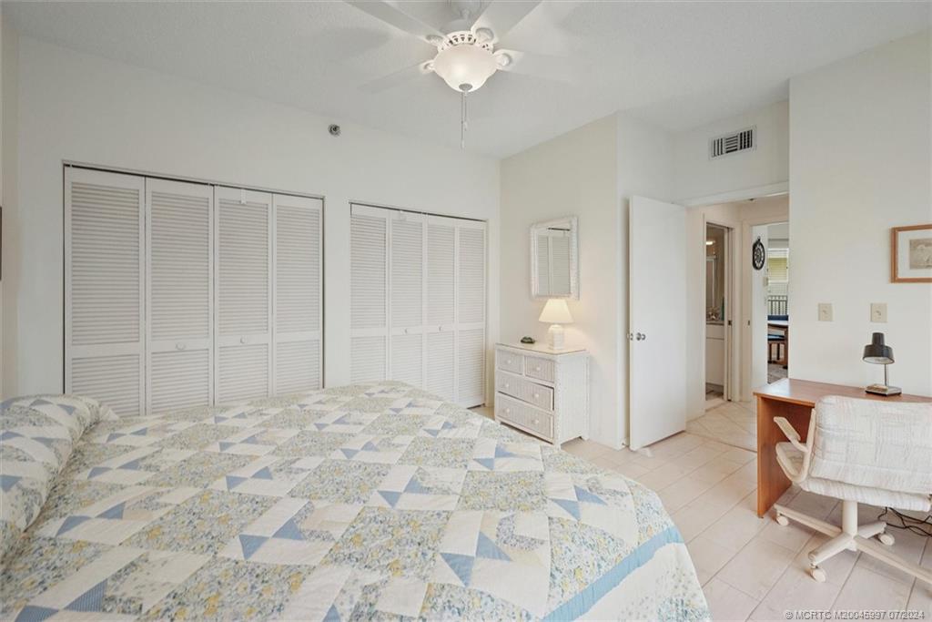 221 NE Plantation Road 406