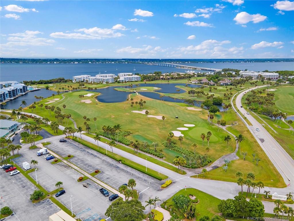 221 NE Plantation Road 406
