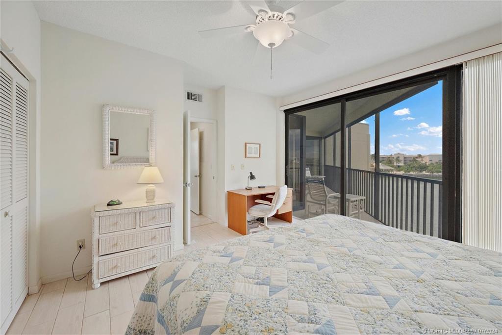 221 NE Plantation Road 406