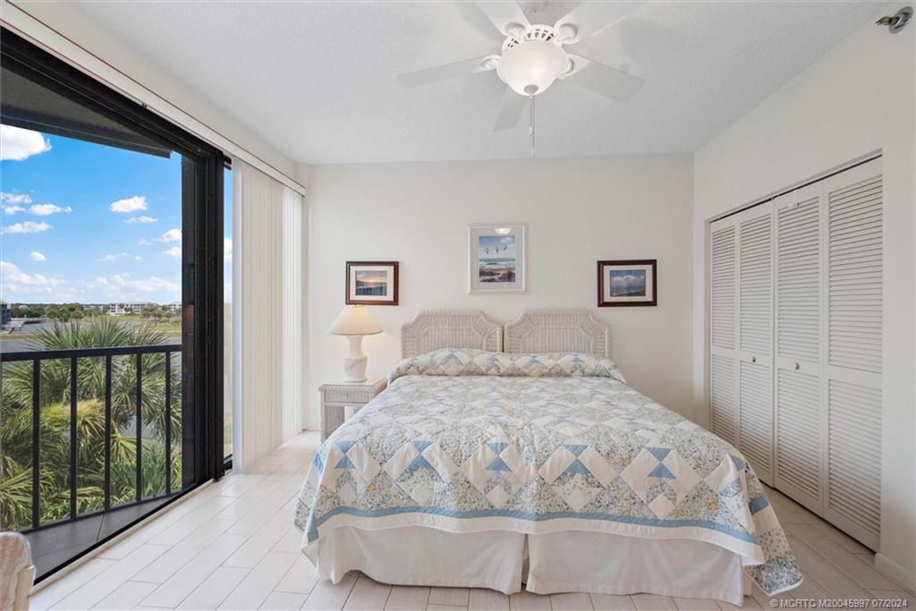 221 NE Plantation Road 406