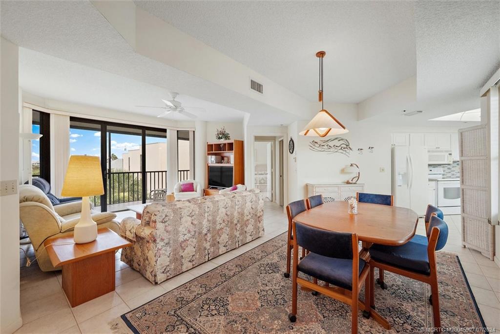221 NE Plantation Road 406
