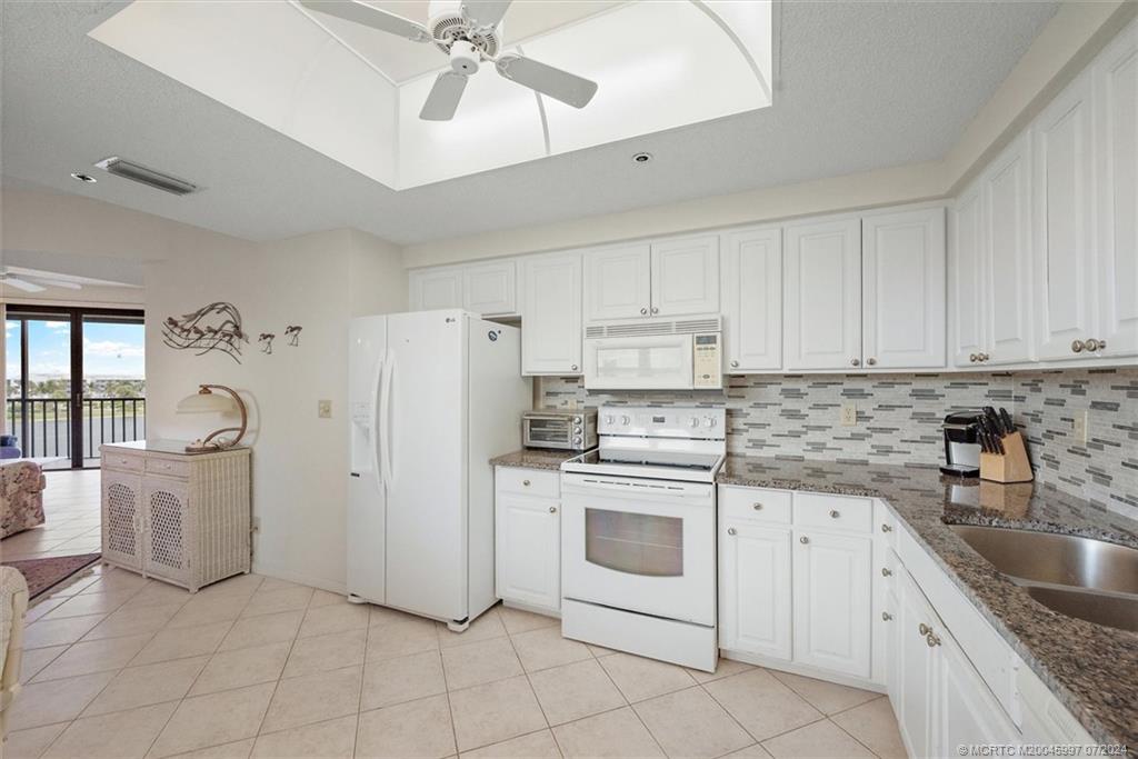 221 NE Plantation Road 406